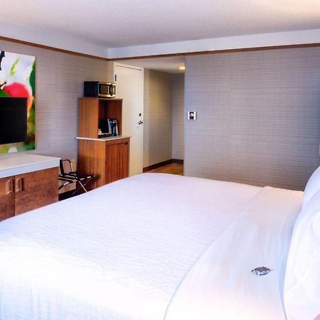 Hilton Garden Inn Detroit Саутфилд Екстериор снимка