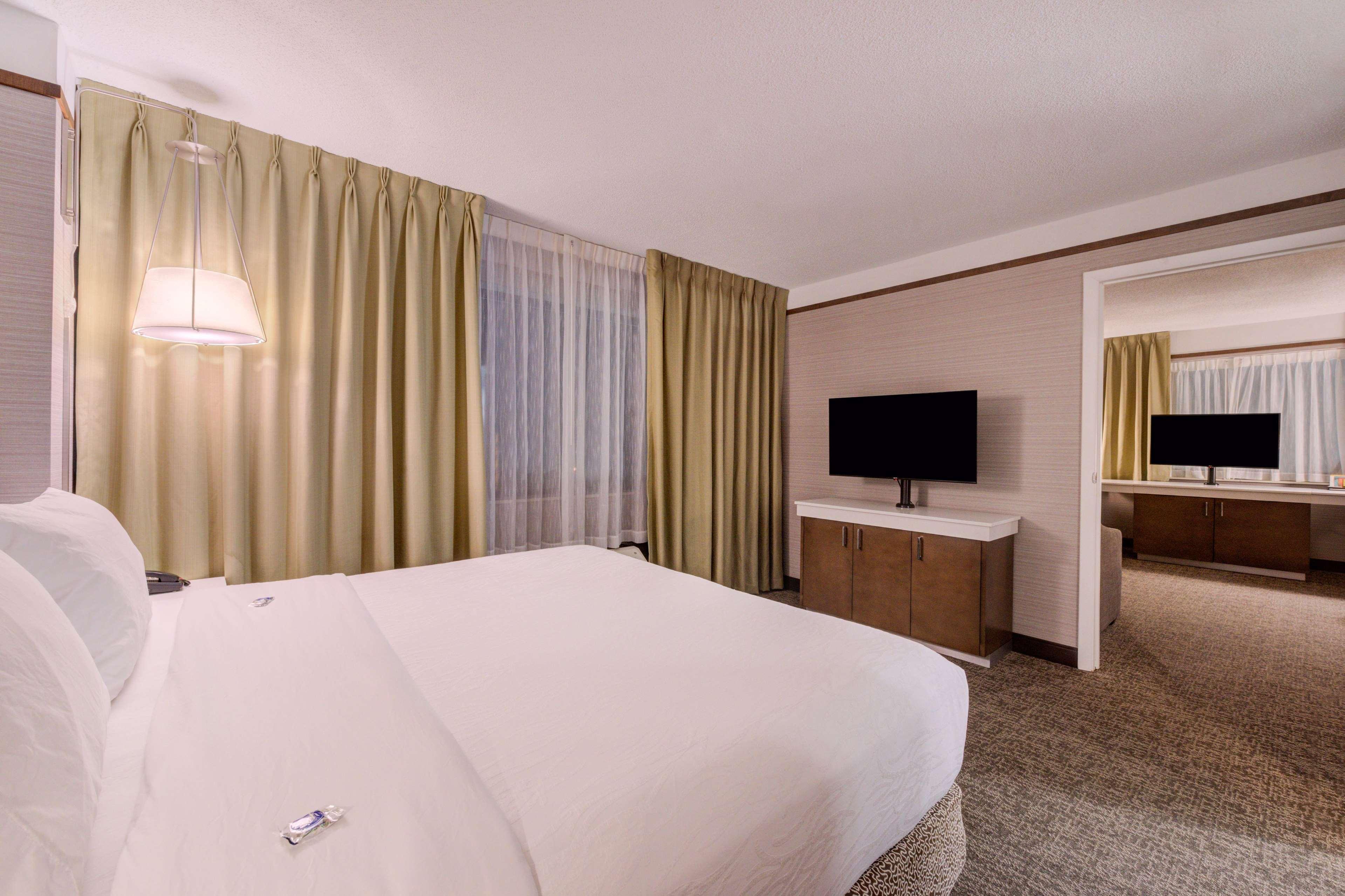 Hilton Garden Inn Detroit Саутфилд Екстериор снимка