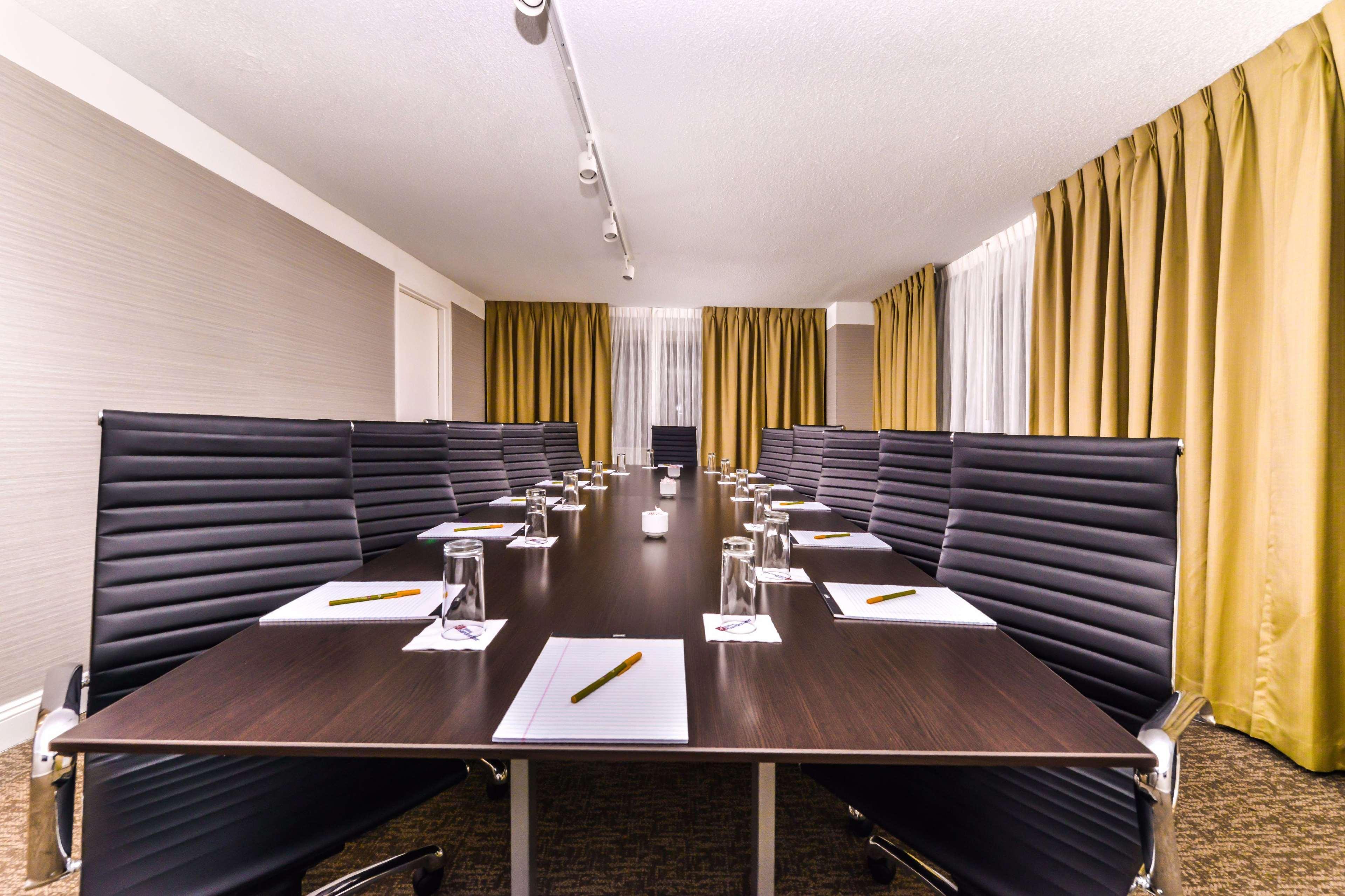 Hilton Garden Inn Detroit Саутфилд Екстериор снимка