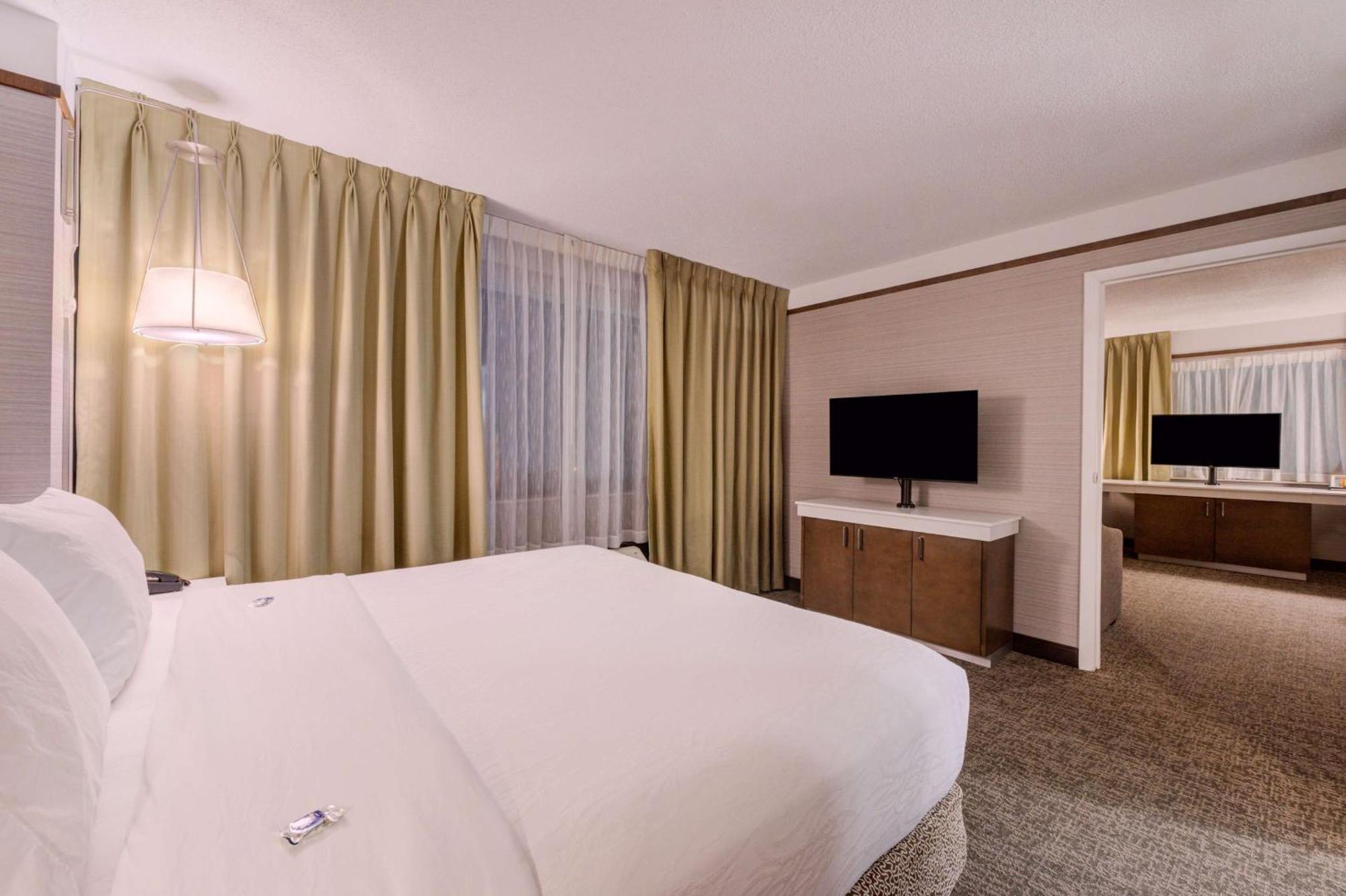 Hilton Garden Inn Detroit Саутфилд Екстериор снимка