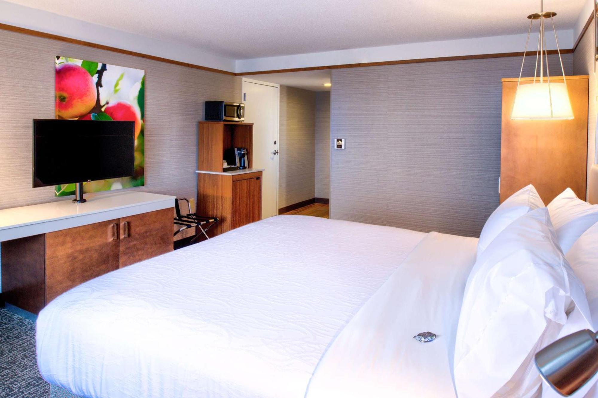 Hilton Garden Inn Detroit Саутфилд Екстериор снимка