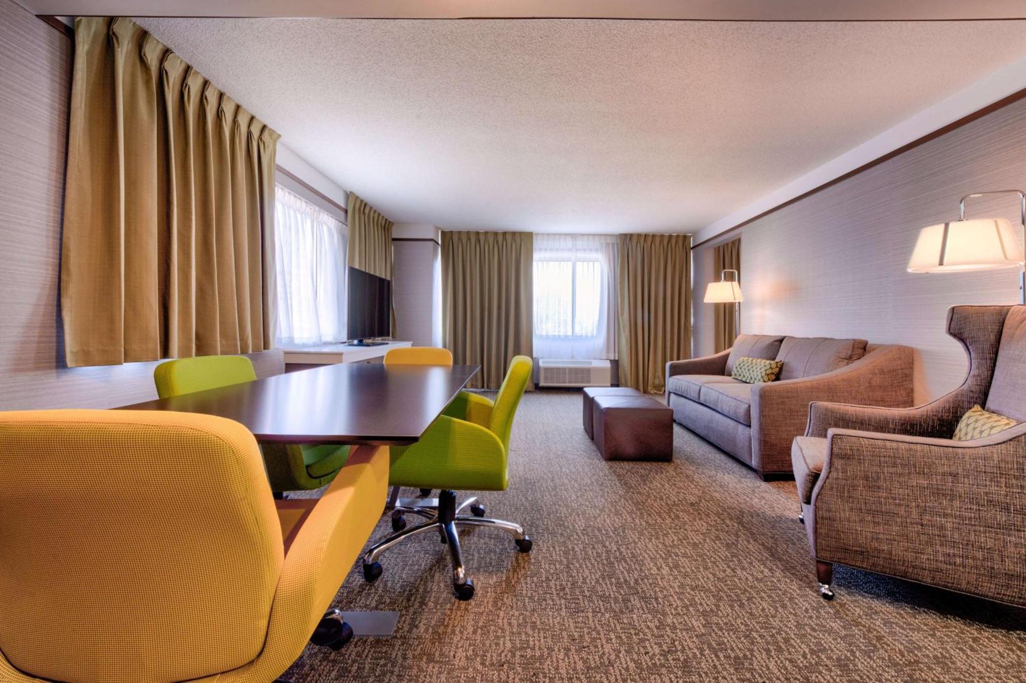 Hilton Garden Inn Detroit Саутфилд Екстериор снимка