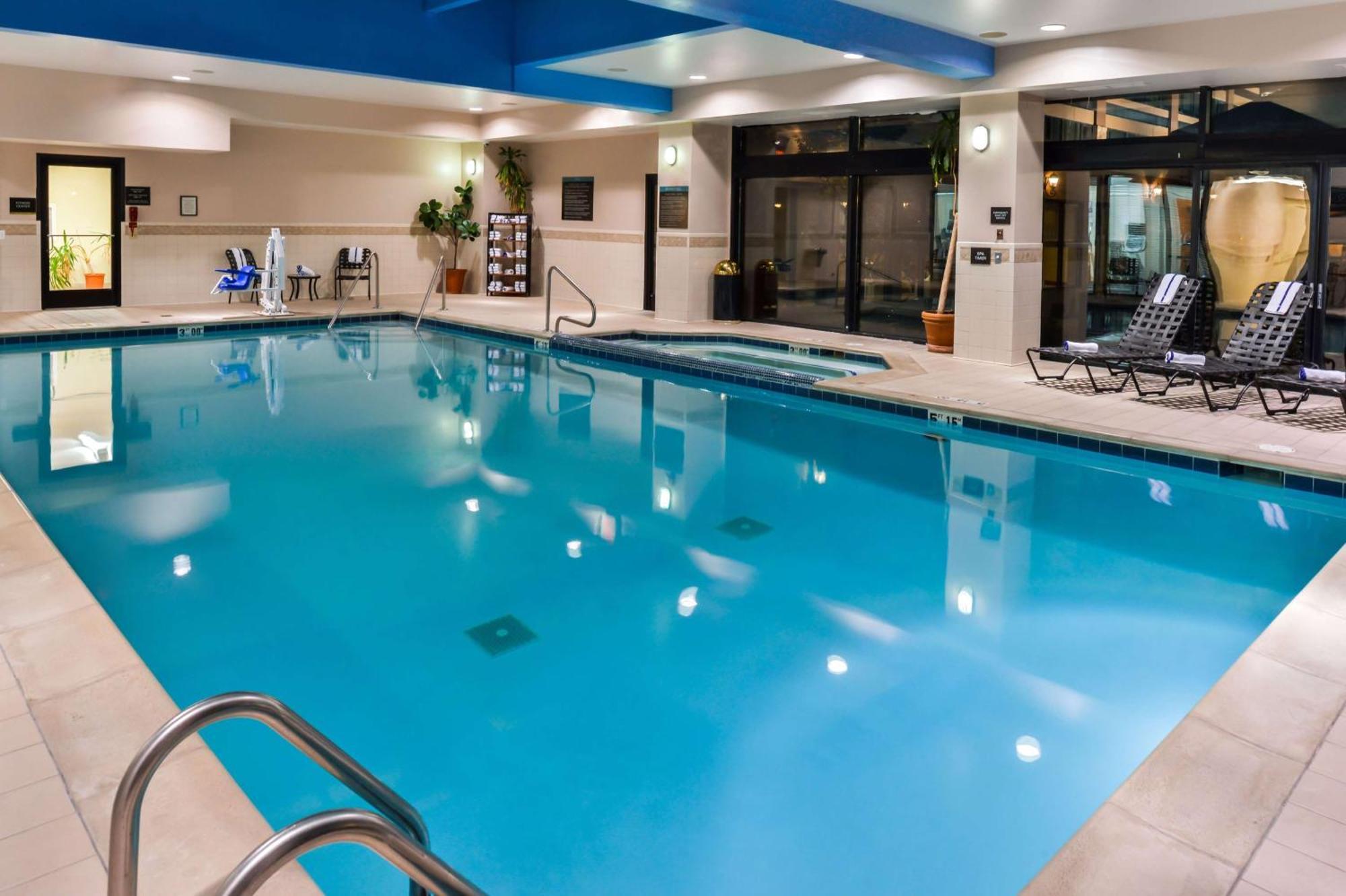 Hilton Garden Inn Detroit Саутфилд Екстериор снимка
