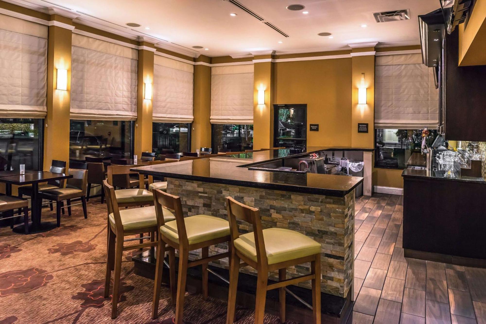 Hilton Garden Inn Detroit Саутфилд Екстериор снимка